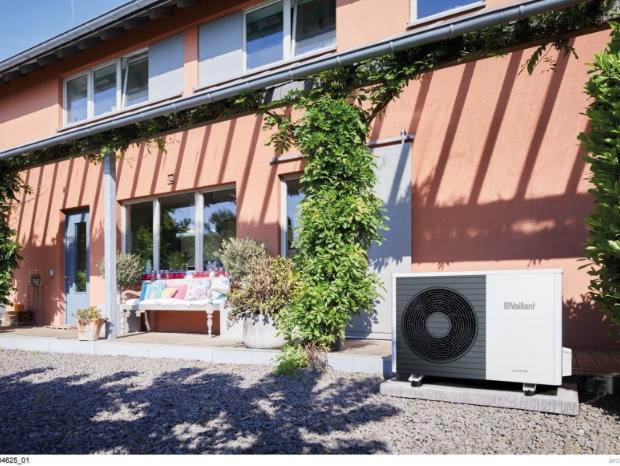 budynek i klimatyzator